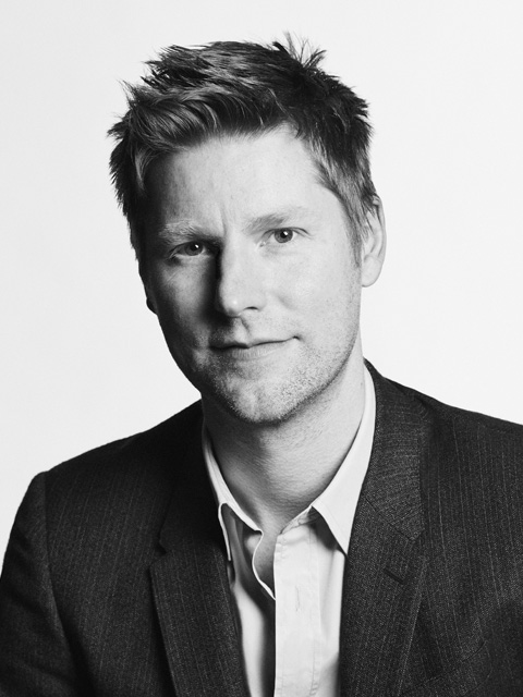 Christopher Bailey to leave Burberry tribute